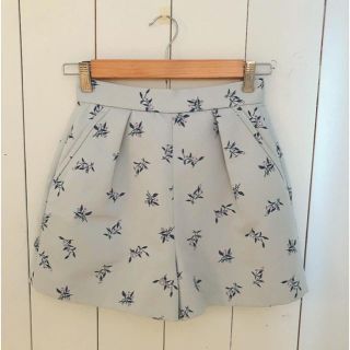 デイシー(deicy)のデイシー 花柄ショートパンツ(ショートパンツ)