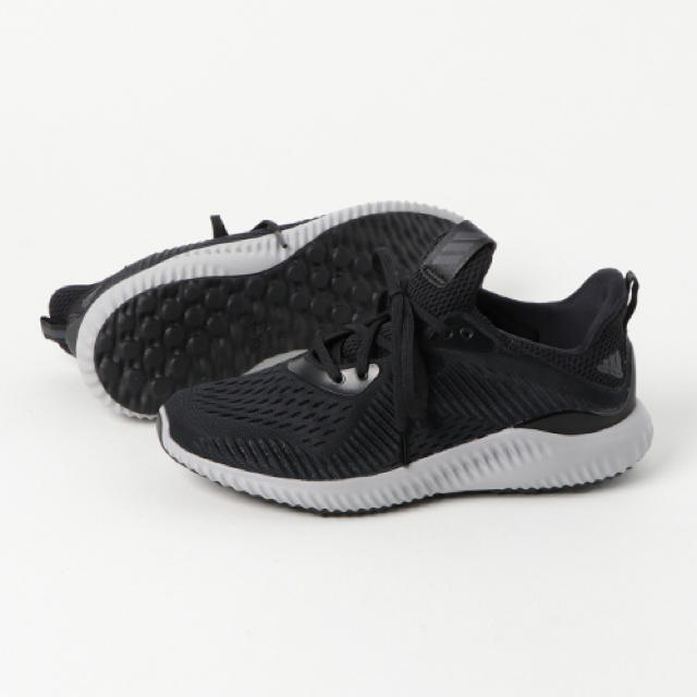adidas(アディダス)の新品 adidas アディダス ALPHA BOUNCE EM 27.0㎝ 黒白 メンズの靴/シューズ(スニーカー)の商品写真