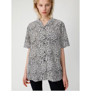 マウジー(moussy)のMOUSSY【完売品】LEOPARD OPEN シャツ(Tシャツ(半袖/袖なし))