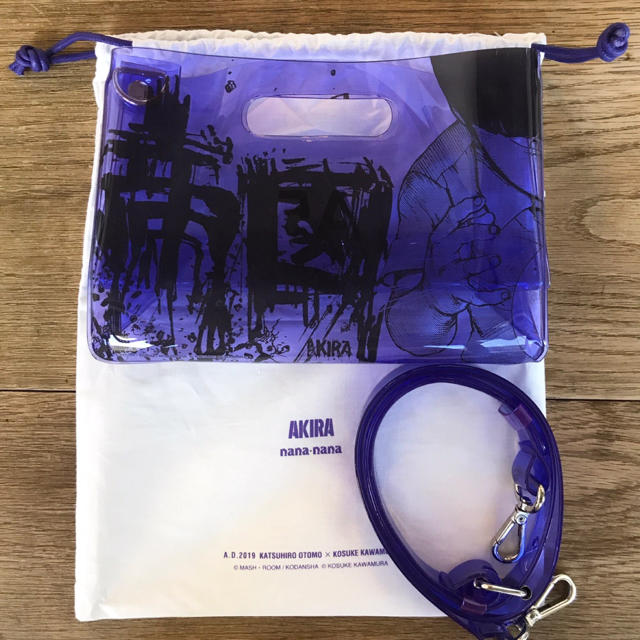 AKIRA × nana-nana コラボバッグ パープル A5サイズ スモール レディースのバッグ(ショルダーバッグ)の商品写真