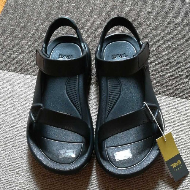 Teva(テバ)の新品未使用 テバ サンダル 24cm 黒 レディースの靴/シューズ(サンダル)の商品写真