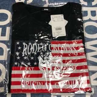 ロデオクラウンズワイドボウル(RODEO CROWNS WIDE BOWL)の星条旗パッチロゴTシャツ BLK/Ｍ  成田限定(Tシャツ(半袖/袖なし))