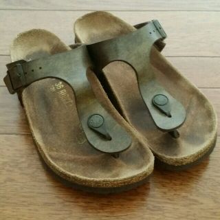 ビルケンシュトック(BIRKENSTOCK)のビルケン*ゴールド トングサンダル(サンダル)