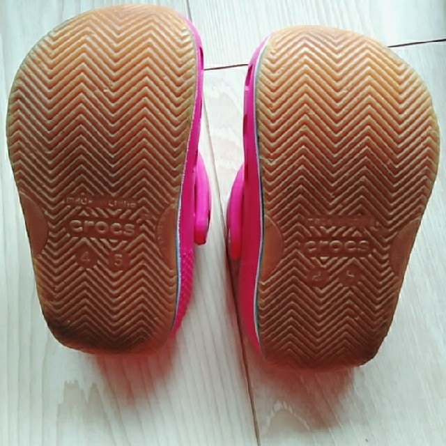 crocs(クロックス)のクロックス　女の子　12～13センチ キッズ/ベビー/マタニティのベビー靴/シューズ(~14cm)(サンダル)の商品写真