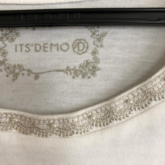 ITS'DEMO(イッツデモ)のTシャツ 白 レディースのトップス(Tシャツ(半袖/袖なし))の商品写真