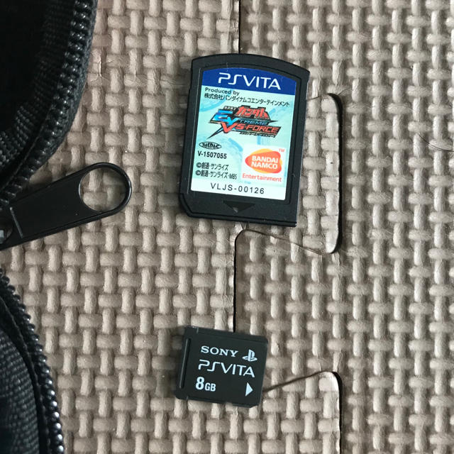 PlayStation Vita - PSVita 2000 8gメモリカードその他付きの通販 by カラべ's shop｜プレイステーションヴィータならラクマ 得価通販