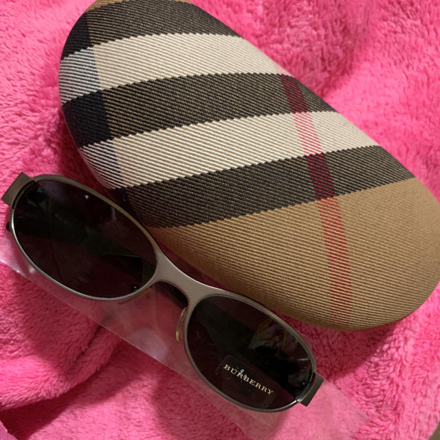 BURBERRY(バーバリー)のバーバリー/サングラス レディースのファッション小物(サングラス/メガネ)の商品写真