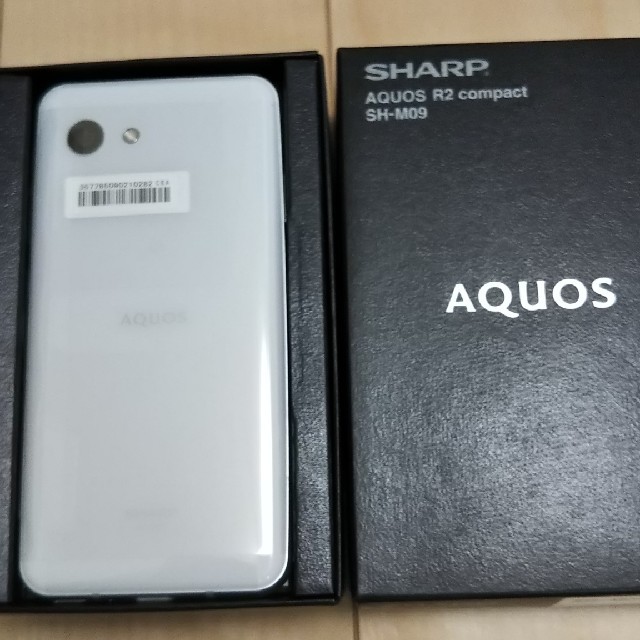 SHARP - SH-M09 ディープホワイト AQUOS R2 compact SIMフリー