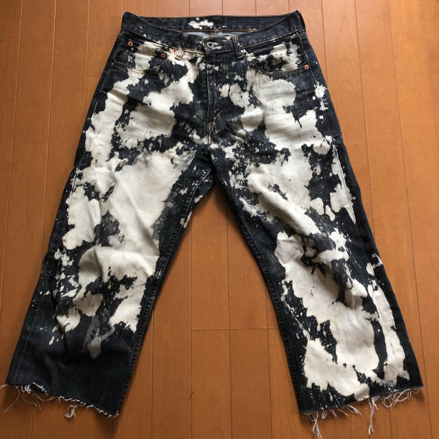 Levi【一点モノ】Levi's リメイク ブラックデニム ブリーチ加工