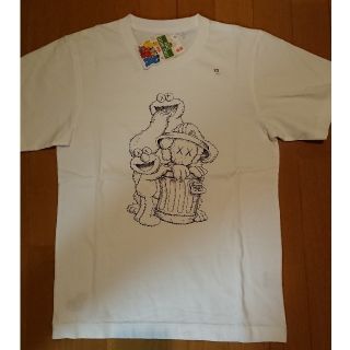 ユニクロ カウズ セサミストリート コラボ Tシャツ XS サイズ  ホワイト(Tシャツ/カットソー(半袖/袖なし))