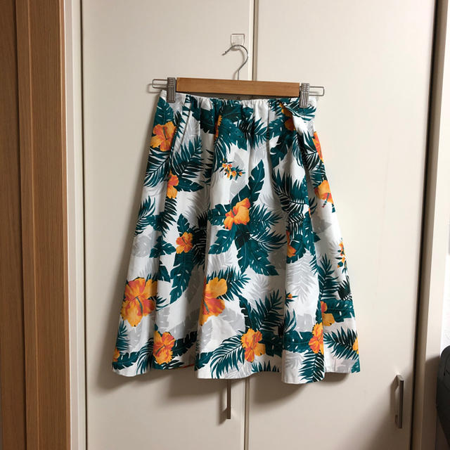TOMORROWLAND(トゥモローランド)の美品❣️トゥモローランド MACPHEEスカート 32 レディースのスカート(ひざ丈スカート)の商品写真