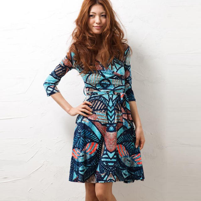 BCBGMAXAZRIA(ビーシービージーマックスアズリア)のLA Blue Joint print  dress s レディースのワンピース(ひざ丈ワンピース)の商品写真