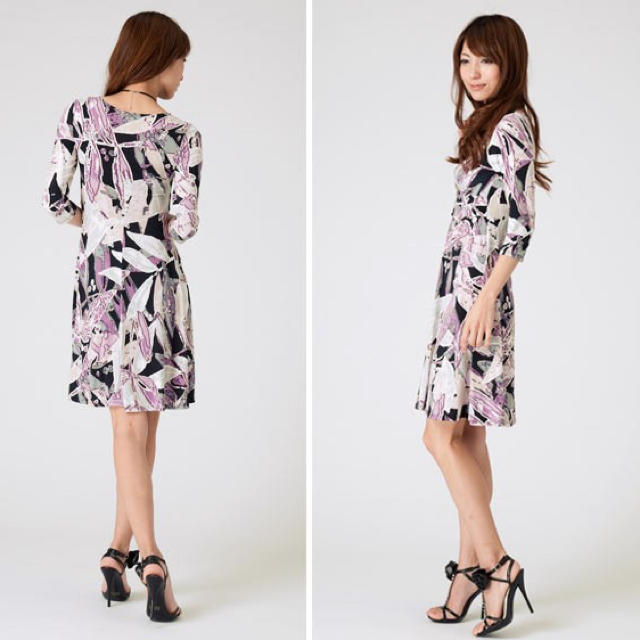 BCBGMAXAZRIA(ビーシービージーマックスアズリア)のLA powder purple leaf　Crossing dress レディースのワンピース(ひざ丈ワンピース)の商品写真