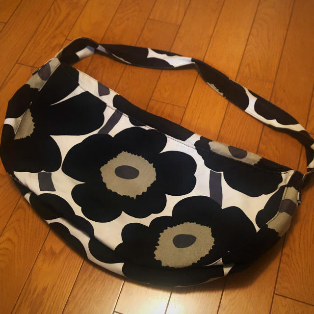 marimekko(マリメッコ)のマリメッコ ウニッコ ショルダーバッグ レディースのバッグ(ショルダーバッグ)の商品写真