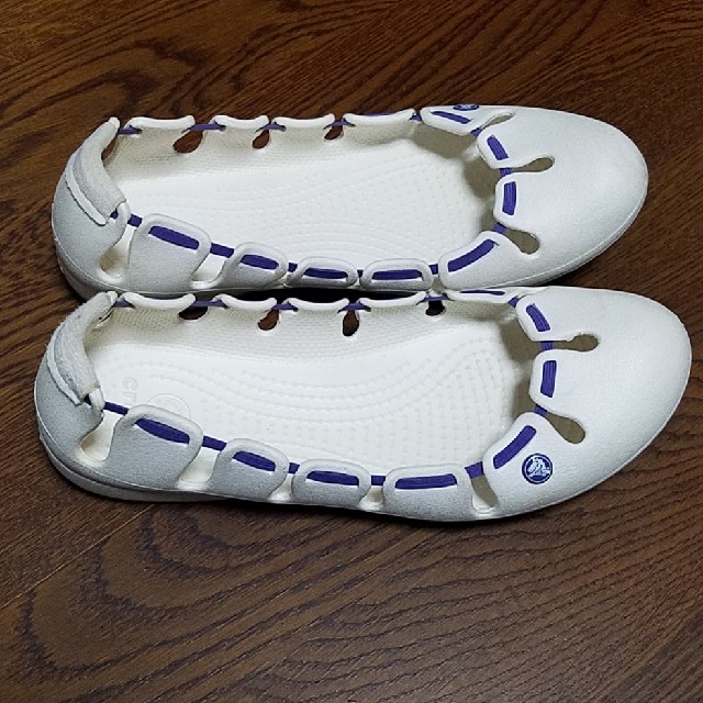 crocs(クロックス)のcrocs レディースの靴/シューズ(サンダル)の商品写真