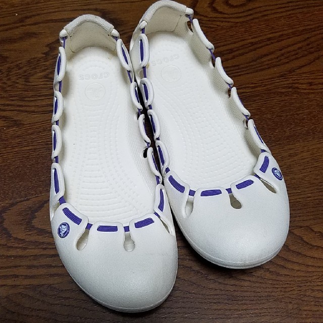 crocs(クロックス)のcrocs レディースの靴/シューズ(サンダル)の商品写真