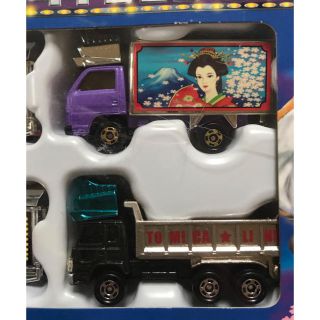トミカ アートトラックセットの通販 by まるとよ笑店｜ラクマ