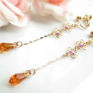 スワロフスキー(SWAROVSKI)のsweet flower〜花の蜜〜【イヤリング】スワロフスキー　揺れる(イヤリング)