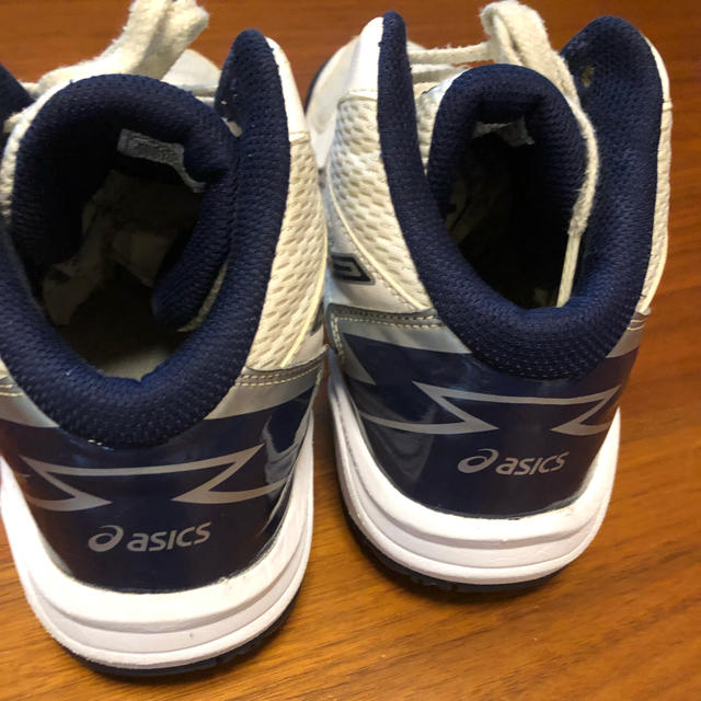 asics(アシックス)のASICS バスケットシューズ スポーツ/アウトドアのスポーツ/アウトドア その他(バスケットボール)の商品写真