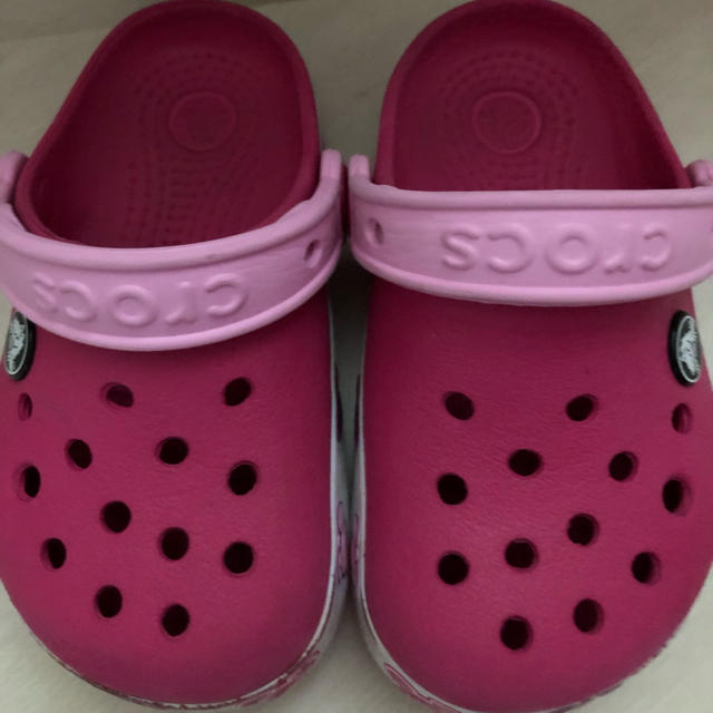 crocs(クロックス)のクロックス c8 15.5センチ キッズ/ベビー/マタニティのキッズ靴/シューズ(15cm~)(サンダル)の商品写真