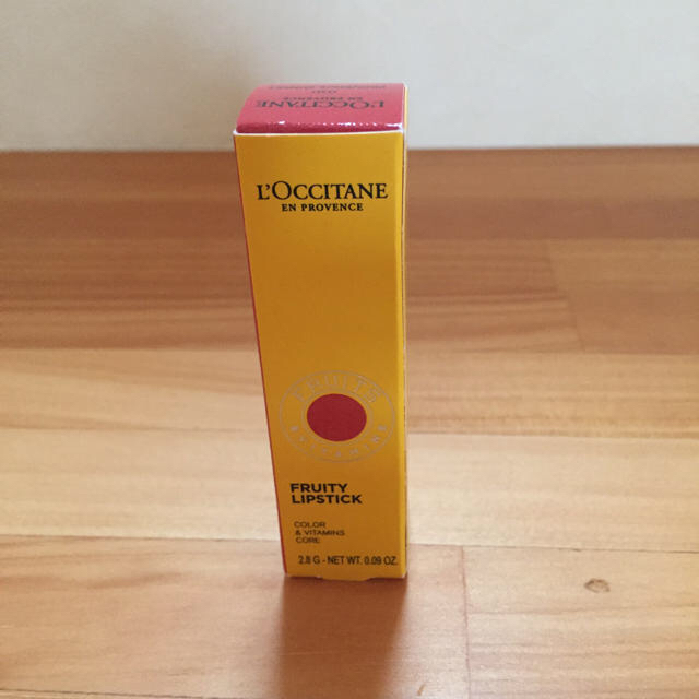 L'OCCITANE(ロクシタン)のロクシタンデリシャス&フルーティーリップスティック030 コスメ/美容のベースメイク/化粧品(口紅)の商品写真