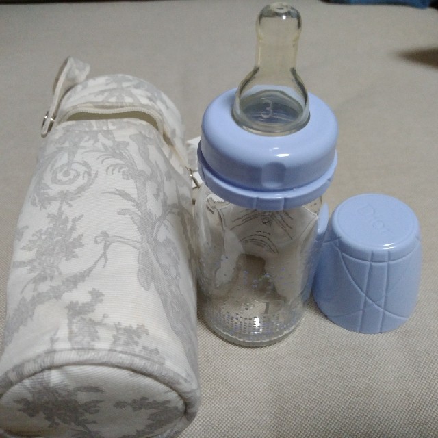 baby Dior(ベビーディオール)のbaby Dior 哺乳瓶　新品未使用 キッズ/ベビー/マタニティの授乳/お食事用品(哺乳ビン)の商品写真