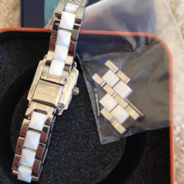 FOSSIL(フォッシル)のFossil腕時計ホワイト 春夏おすすめ レディースのファッション小物(腕時計)の商品写真