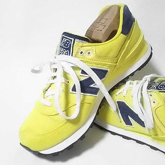 New Balance(ニューバランス)の
希少名作レモン！ニューバランス574高級スニーカーコレクター必見！黄紺


 レディースの靴/シューズ(スニーカー)の商品写真