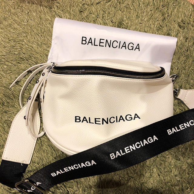 大幅値下げ！BALENCIAGA ショルダーバッグ