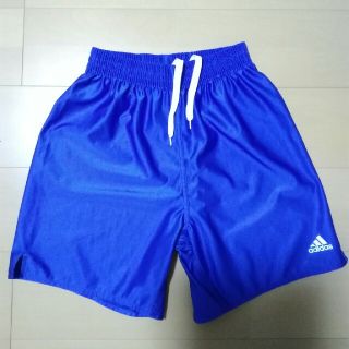 アディダス(adidas)のadidasハーフパンツ【Mサイズ】(ショートパンツ)