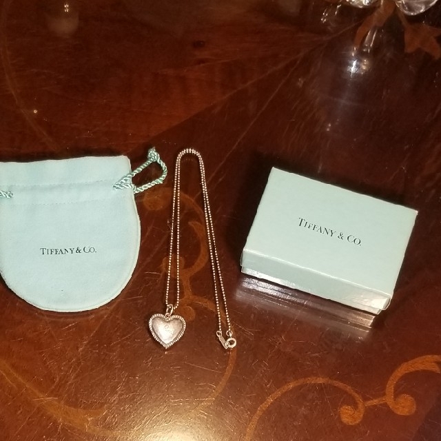 Tiffany & Co.(ティファニー)のチャコ様専用　TIFFANY & Co ハートネックレス　箱、袋付き レディースのアクセサリー(ネックレス)の商品写真