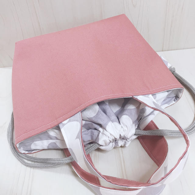 巾着トートバッグ    フラワー柄×プラム色 ハンドメイドのファッション小物(バッグ)の商品写真