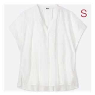 ユニクロ(UNIQLO)のユニクロ コットンエンブロイダリー ブラウス（半袖）Sサイズ／オフホワイト 新品(シャツ/ブラウス(半袖/袖なし))