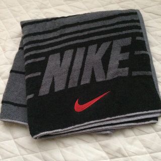 ナイキ(NIKE)の専用   新品 NIKE バスタオル 黒 青 2枚(タオル/バス用品)