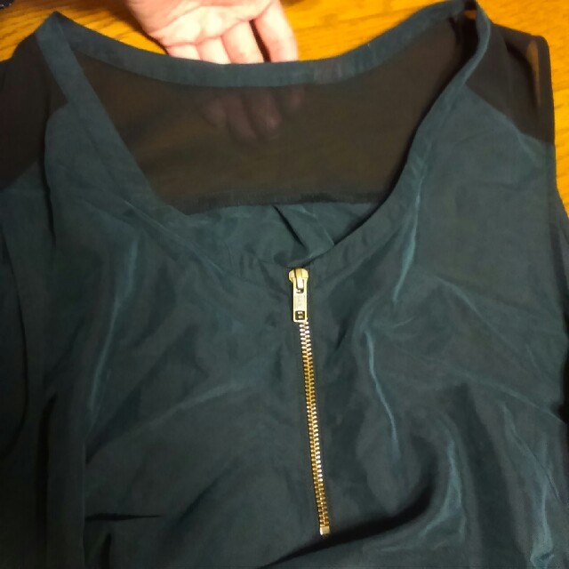 GU(ジーユー)のguワンピース レディースのトップス(カットソー(半袖/袖なし))の商品写真
