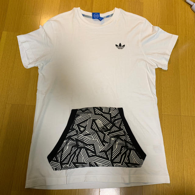 adidas(アディダス)の●adidas originals ポケットつきＴシャツ・大きめL メンズのトップス(Tシャツ/カットソー(半袖/袖なし))の商品写真