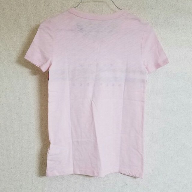 TOMMY HILFIGER(トミーヒルフィガー)のトミーヒルフィガー　レディース　Tシャツ　ロゴ入り　新品未使 レディースのトップス(Tシャツ(半袖/袖なし))の商品写真