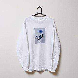 ラッドミュージシャン(LAD MUSICIAN)のFlowis Blue rose T (White) ロンT Tシャツ(Tシャツ/カットソー(七分/長袖))