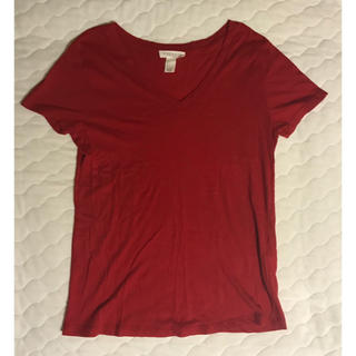 フォーエバートゥエンティーワン(FOREVER 21)のVネックTシャツ（レッド）(Tシャツ(半袖/袖なし))