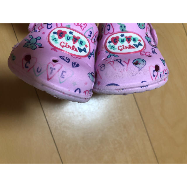 しまむら クロックス 風 サンダル ピンク 13の通販 by riii ❤︎ ピンクのハート柄 クロックス風サンダル 13