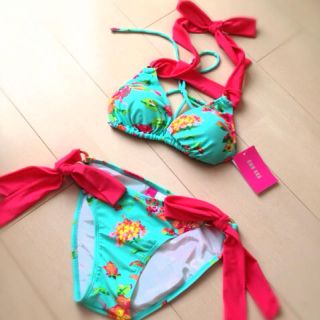 チュー(CHU XXX)の新品♡CHUXXX花柄ホルタービキニ(水着)