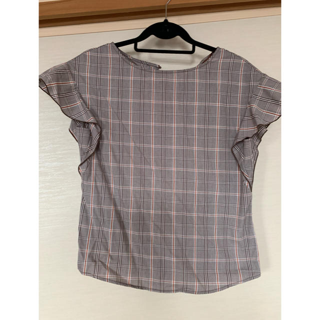 GU(ジーユー)のGU チェックフリルスリーブ ブラウス レディースのトップス(Tシャツ(半袖/袖なし))の商品写真