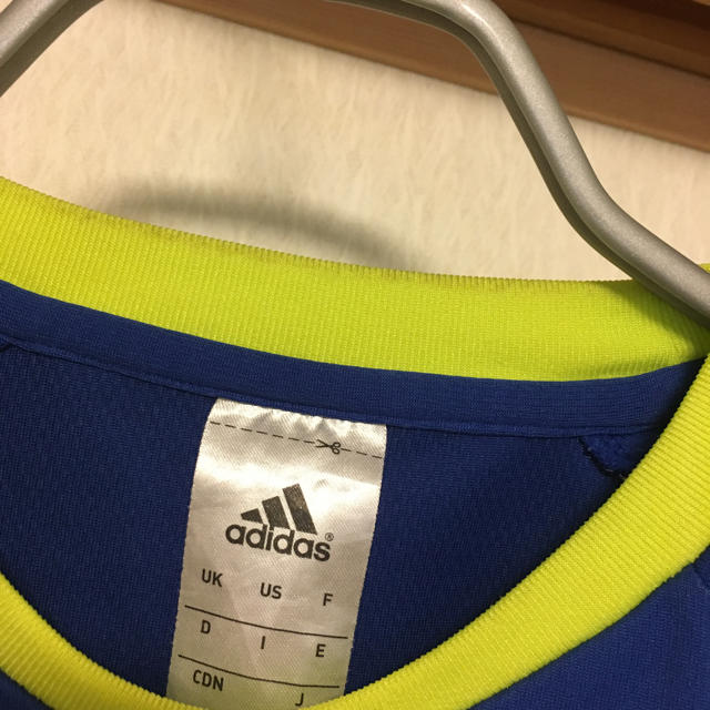 adidas(アディダス)の130cm スポーツシャツ キッズ/ベビー/マタニティのキッズ服男の子用(90cm~)(Tシャツ/カットソー)の商品写真