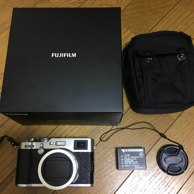 FUJIFILM X100F シルバー おまけ多数 未使用スマホ/家電/カメラ