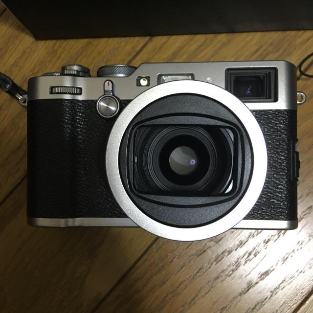 FUJIFILM X100F シルバー おまけ多数 未使用スマホ/家電/カメラ