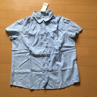 ユニクロ(UNIQLO)のGWセール　新品タグ付き 半袖シャツ フリル XL LL 夏 ブルーストライプ (シャツ/ブラウス(半袖/袖なし))