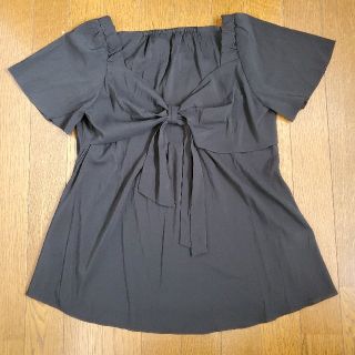 ビームス(BEAMS)のsale！[美品]BEAMS　リボントップス(カットソー(半袖/袖なし))