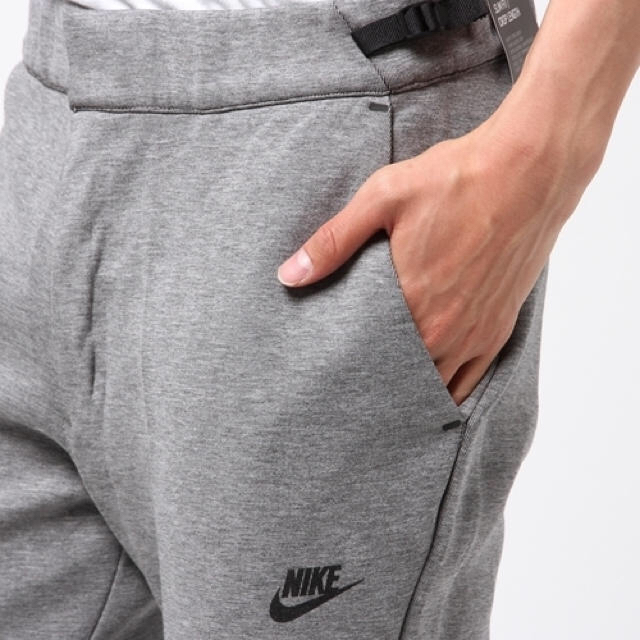 NIKE(ナイキ)のNIKE ナイキ テックフリース クロップドパンツ グレー メンズのパンツ(その他)の商品写真