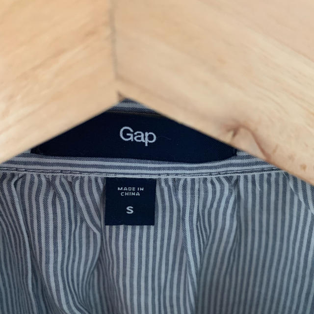 GAP(ギャップ)のストライプシャツ レディースのトップス(シャツ/ブラウス(長袖/七分))の商品写真