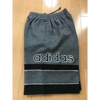 アディダス(adidas)のadidas　ショートパンツ　グレー/ブラック　Mサイズ　(ショートパンツ)